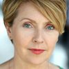 Karen Ascoe as Suzanne