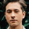 Jerome Kurnia as Devan
