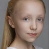 Bebe Massey as Young Joan
