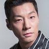 Lee Chun-hee as Kim Sung-ho