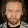 Ilari Johansson as Akseli's father