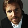 Eder Paolozzi as Maestro da orquestra