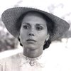 Francesca De Sapio as Amanda