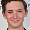 Seamus Davey-Fitzpatrick as Teen Bobby Fischer