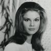 Wende Wagner as Tina