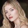 Eva Link as Carrie Anne