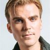 Micky Skeel Hansen as Kenneth