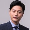 Lee Dong-kyu as News Anchor
