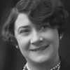 Dagmar Ebbesen as Fru Lindström, Harry's faster