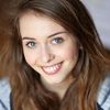 Jeanne Guittet as Sarah Mars