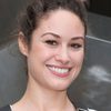 Aida Folch as Laura