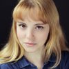 Laurie Bordesoules as Zoé