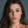 Hande Erçel as Asli Mansoy