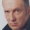 Glyn Grain as De La Cosa