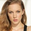 Tina Ivlev as Ruth