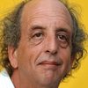 Vincent Schiavelli as Guard