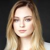 Aviva Mongillo as Carrie Dawson