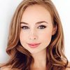 Jacqueline Godbout as Laura