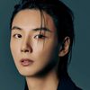 Yoon Shi-Yoon as Kwan-Woo
