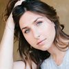 Samantha Ressler as Samantha Wallace