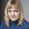 Heather Coombs as Julie