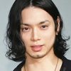 Hiro Mizushima as Ryoji Suzuki