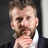 Tapani Kalliomäki as Majuri Antti Suurkari