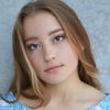 Fantine Banulski as Eliza Mensey