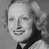 Hélène Perdrière as La vieille tante / Aunt