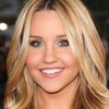 Amanda Bynes as Nellie