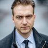 Aaron Hutchinson as Suburban Man