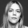 Helene Bergsholm as Alma