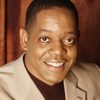 Billy Mayo as Sidney