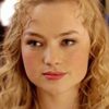 Kyra Sophia Kahre as Isabell