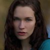Hanna Brown as Annie