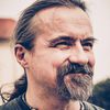 Tomáš Karger as Vyslanec Půlnočního království (voice)