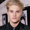 Toby Hemingway as Cy