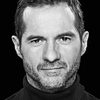 Javier Albalá as Carlos