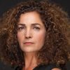 Mihriban Er as Selma