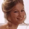 Lynn Theel as Beth