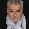 Jean-Yves Chatelais as Directeur beuglant