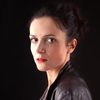 Gaia Insenga as Veronica