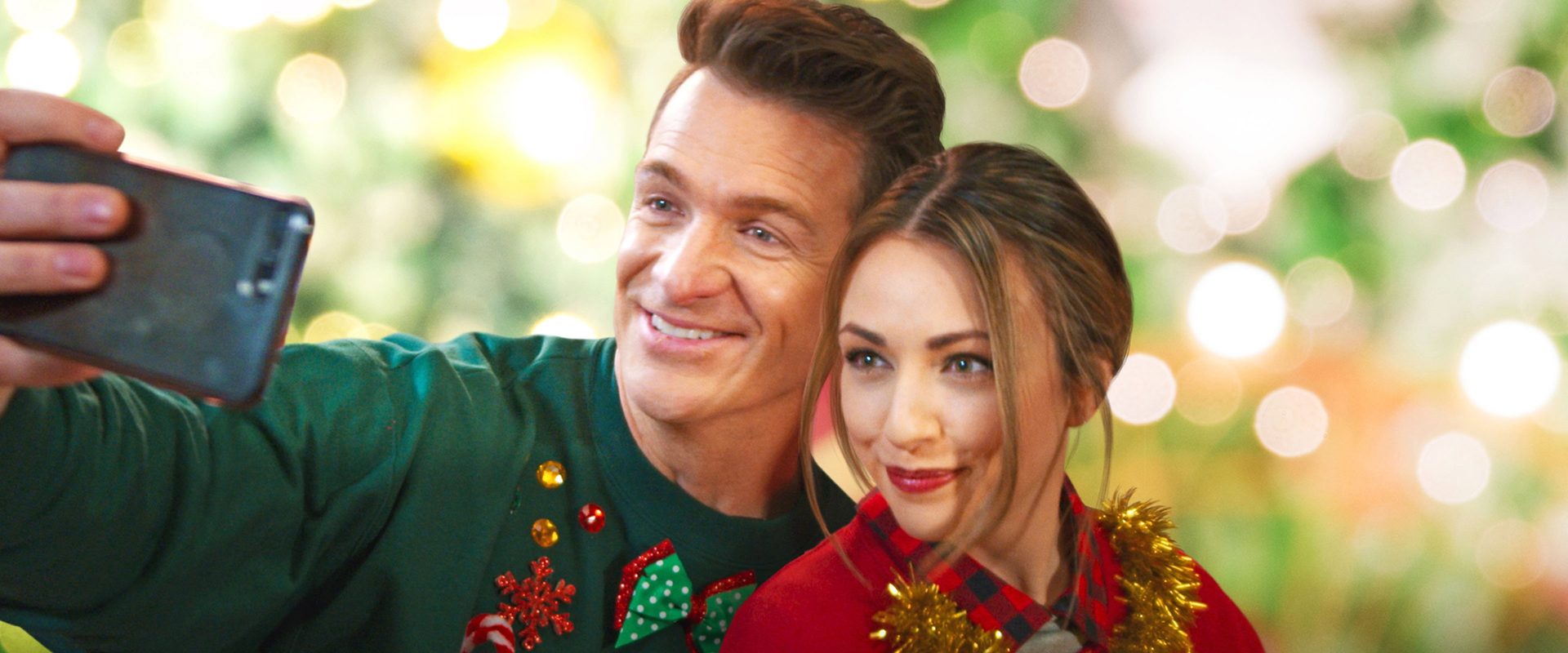 A Crafty Christmas Romance background