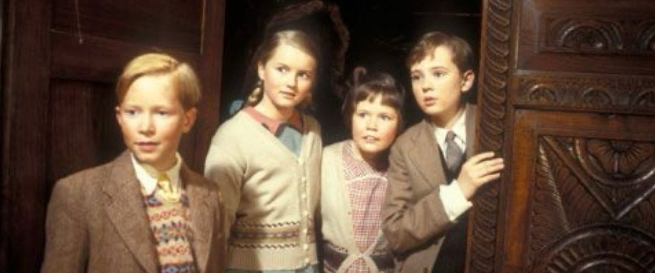The Chronicles of Narnia: The Lion, the Witch & the Wardrobe background