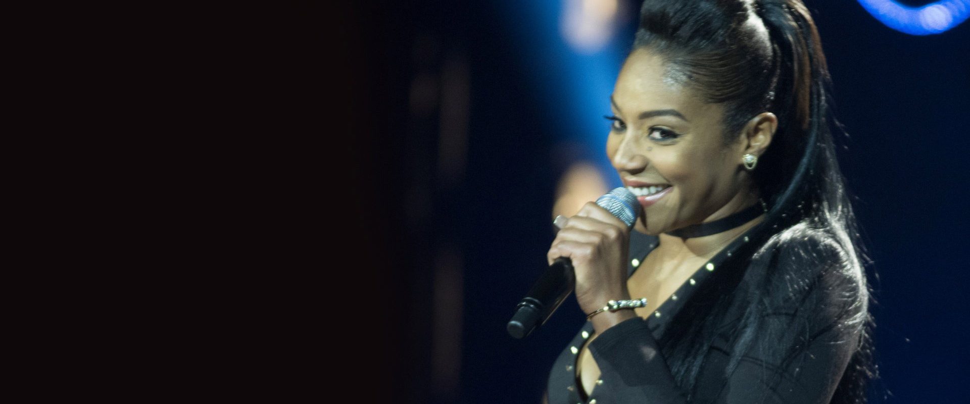 Tiffany Haddish: She Ready! From the Hood to Hollywood! background