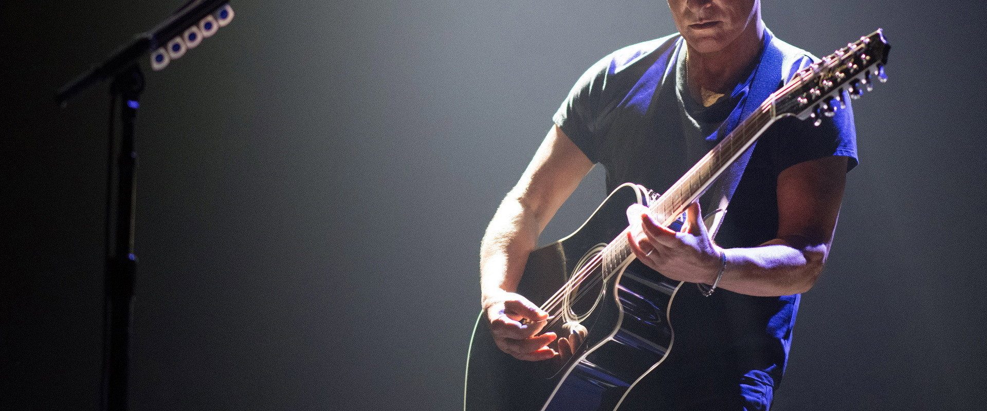Springsteen on Broadway background