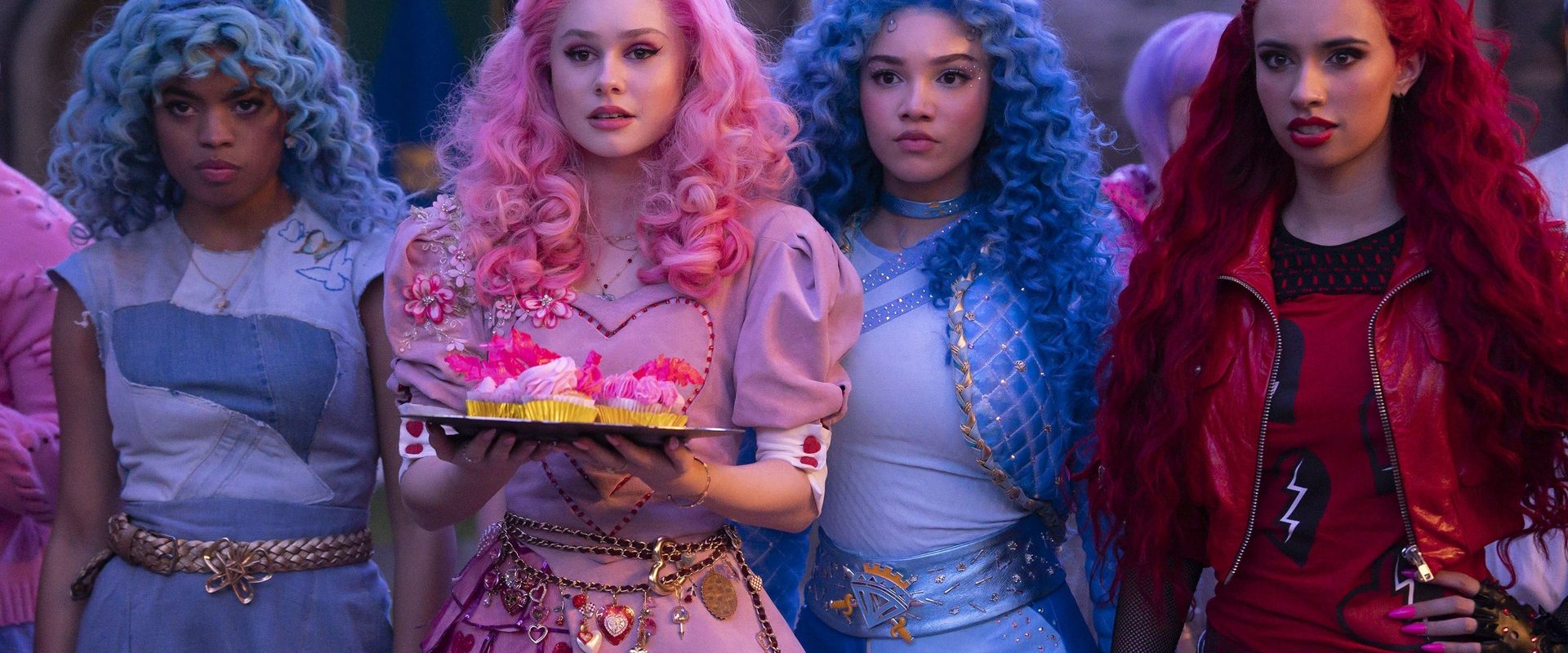 Descendants: The Rise of Red background