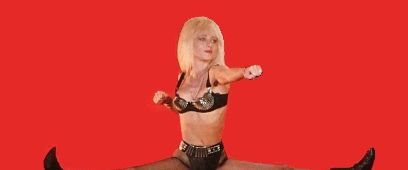 Linnea Quigley's Horror Workout background