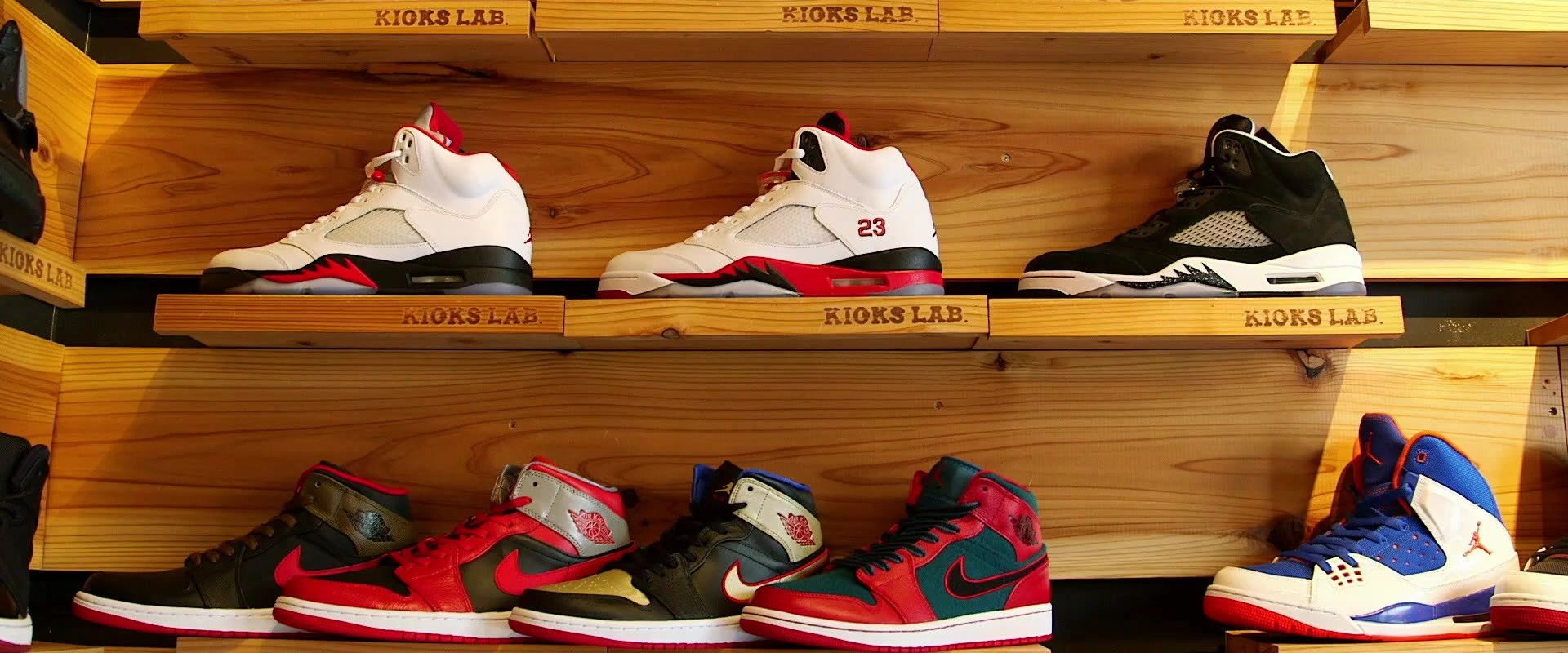 Sneakerheadz background