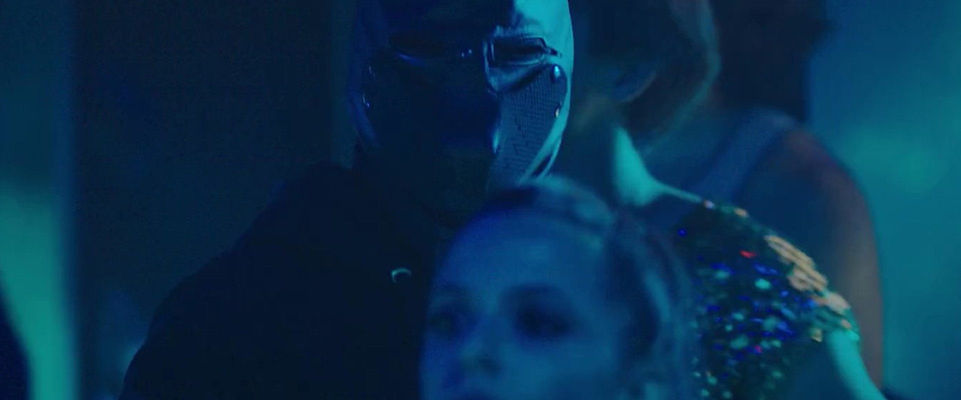 Midnight Kiss background